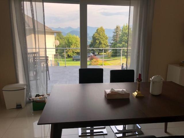 Velden View Ferienwohnung mit großer Sonnenterrasse und See- und Karawankenblick Velden am Wörthersee Exterior foto