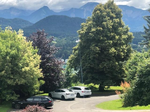 Velden View Ferienwohnung mit großer Sonnenterrasse und See- und Karawankenblick Velden am Wörthersee Exterior foto